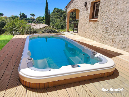 SPA-Studio® is the exclusive European distributor of family hot tubs and SWIM SPAs from Canadian Spa International®.